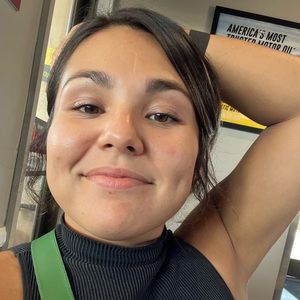 Meet your Posher, Valeria